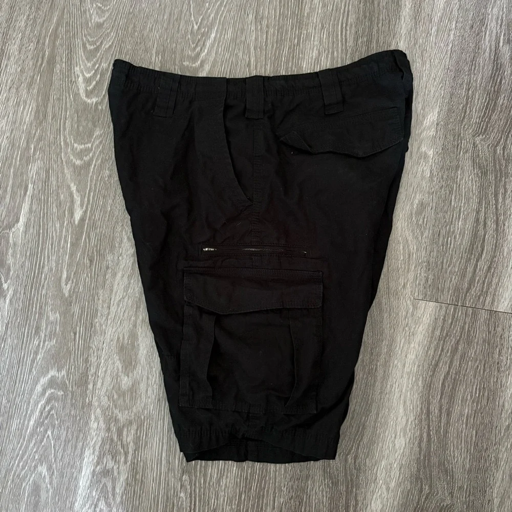 CSG Black Cargo Men Shorts Size 36 - Picture 3 of 5